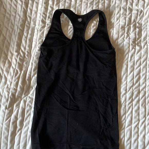 Black racerback forever 21 athletic top - Picture 4 of 8